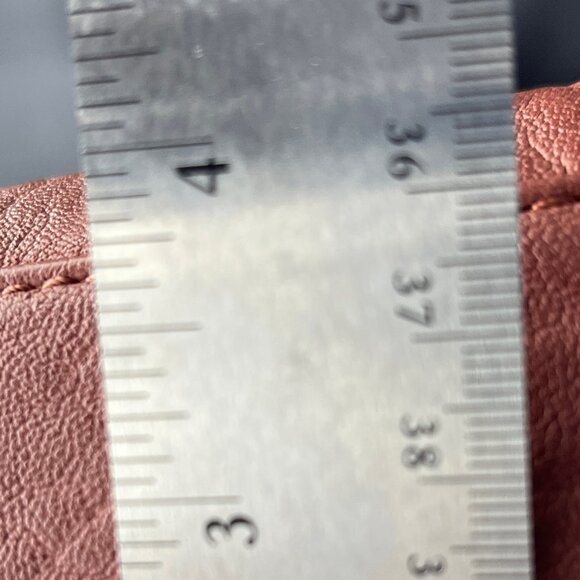 JESSICA SIMPSON REDDISH BROWN FAUX LEATHER CROSSBODY BAG W/BLACK METAL HARDWARE - Picture 4 of 10